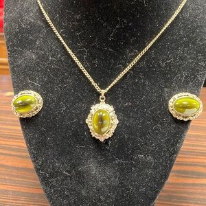 Vintage Whiting Davis Gold Tone Green Oval Pendant & Matching Clip-on Earrings